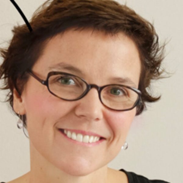 Constance Guisset, fransk designer og scenograf, opphavskvinne til modulsystemet Waves for LaCividina