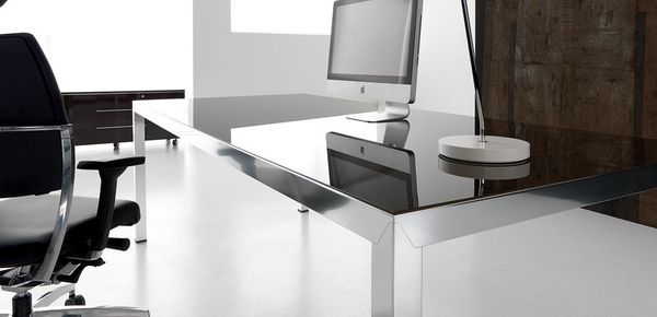 Fly office desk IVM