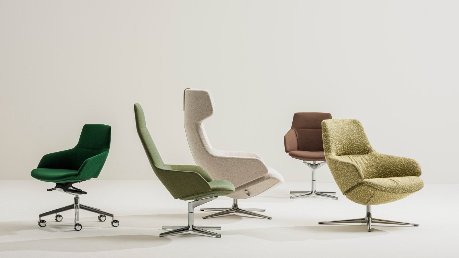 Loungestol Aston Club fra Arper i et norsk kontor