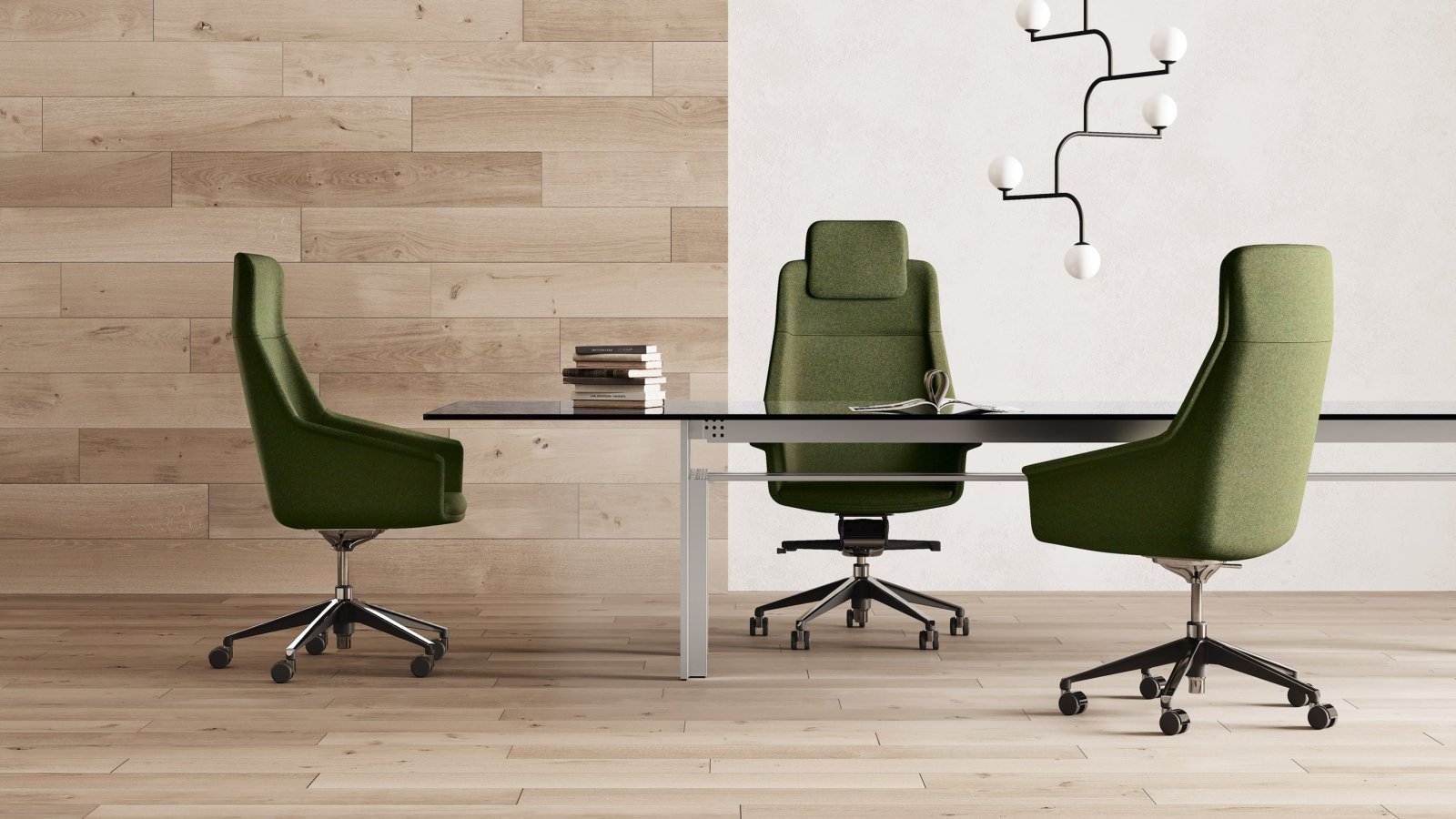 Sjefsstol Jera Chair fra Las Mobili med vattert polstring og polert femarmet aluminiumsfot