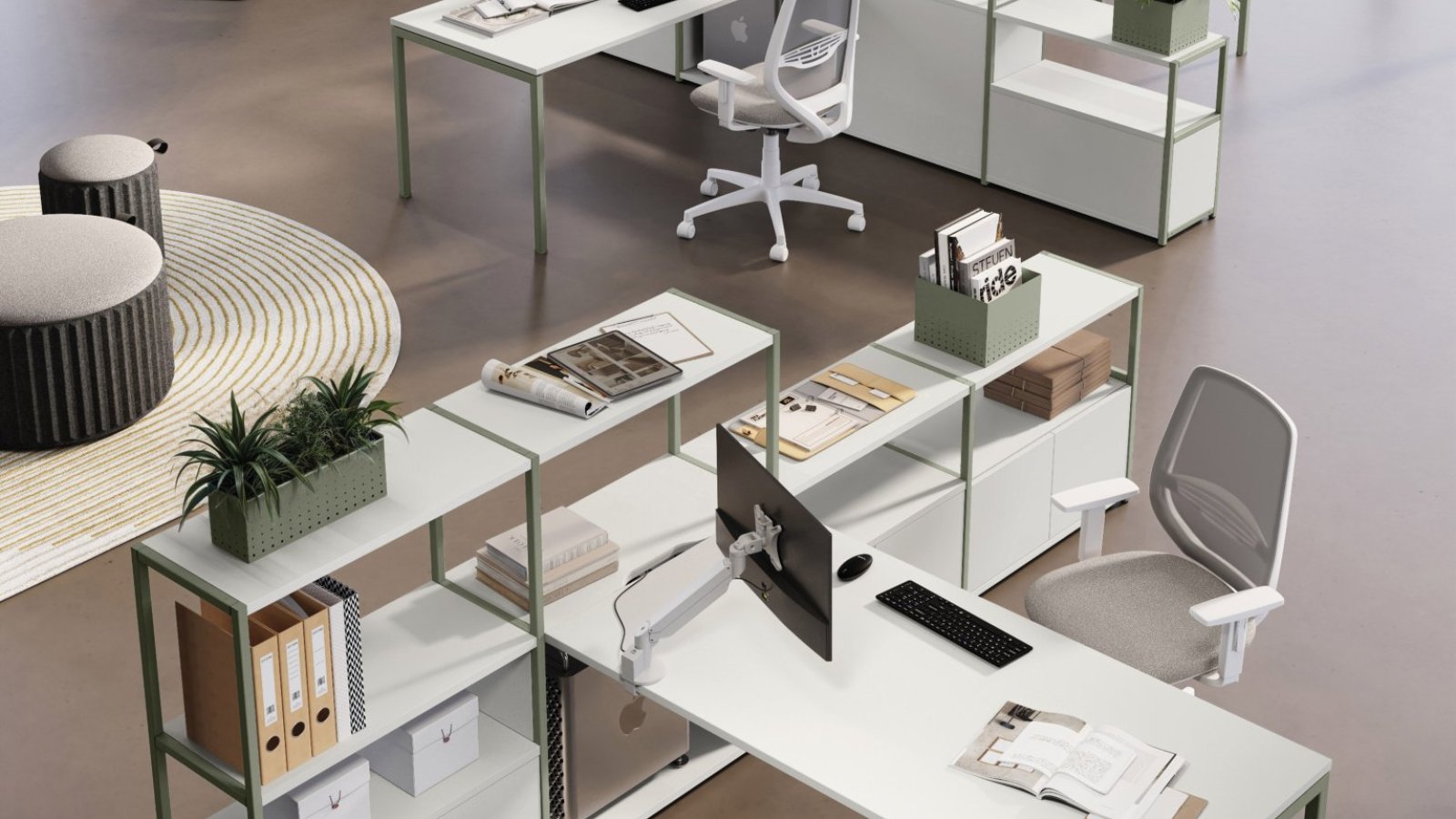 Arbeidsplassystemet Sigma fra Las Mobili med bench-skrivebord på kvadratiske stålben