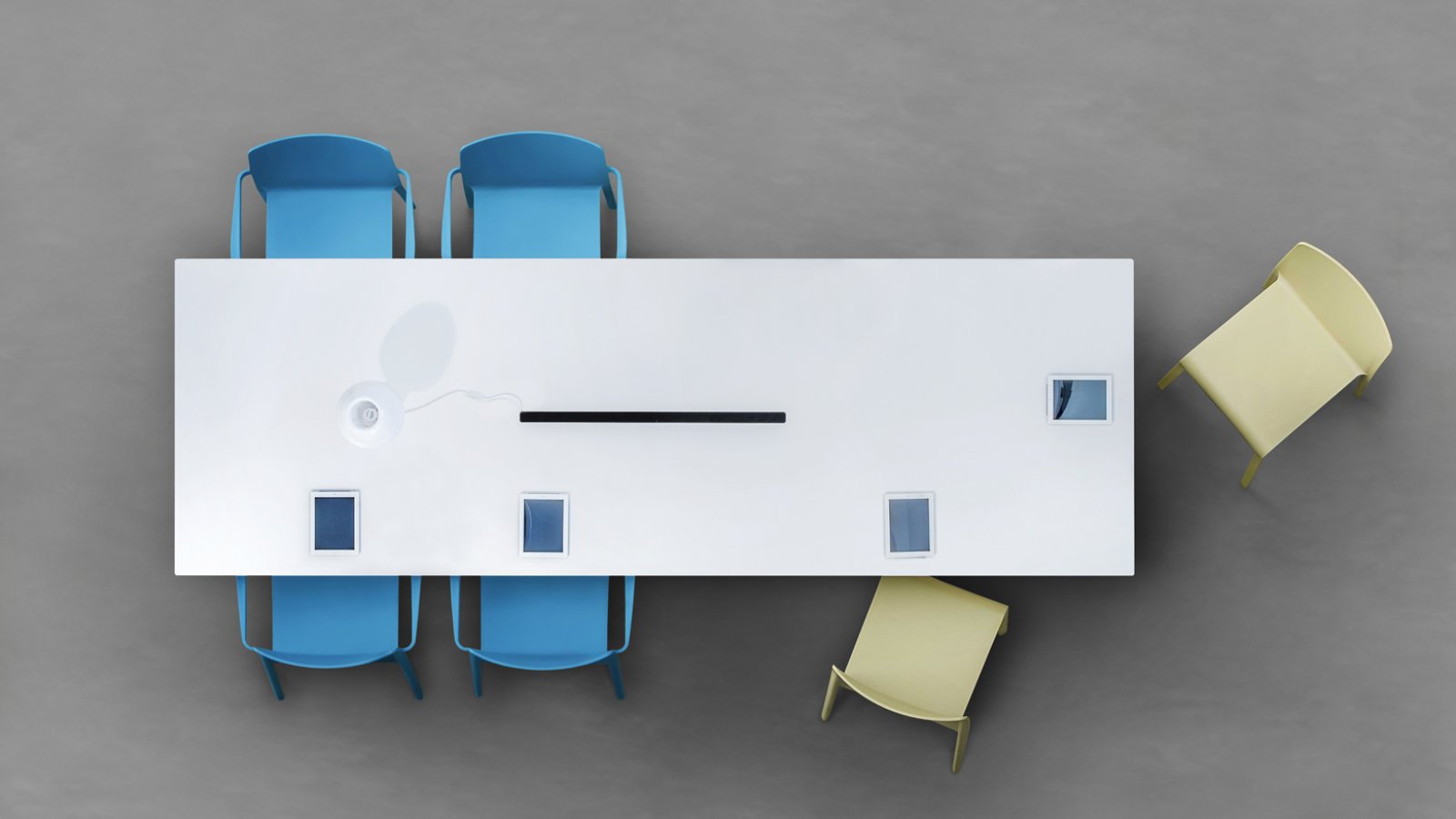 Møtebord Arki-Table fra Pedrali med bukker i stål og plate i kompaktlaminat
