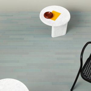 Kaffesone med Mews gulv i Green og eikebord