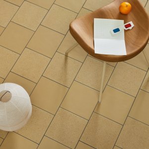 Time flis Salta Red Smooth fra Mutina, uglasert porselen