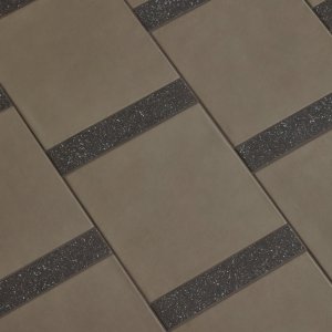 Time flis Atlas Brown Rough fra Mutina, uglasert porselen