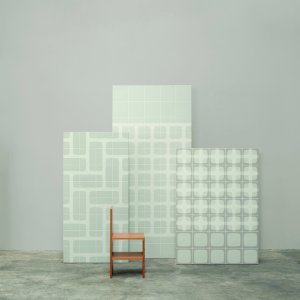 Betty Plus flis fra Mutina med grafisk element