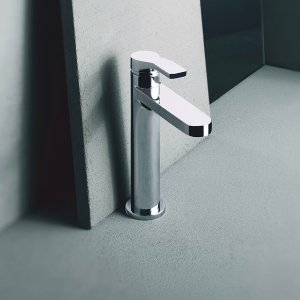 Flat spak over flat tut på AL/23 fra Fantini sett fra siden