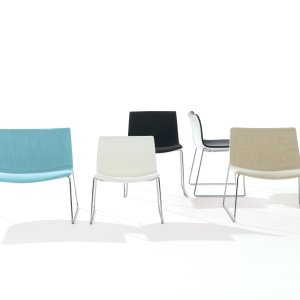 Designstol Catifa 53 fra Arper med dreibart søylestativ i aluminium