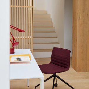 Catifa 53 Bench med tre seter på hvitlakkert ramme