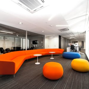 Treseters Loop sofa i en hotellounge