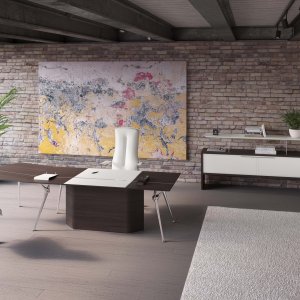 Direktørkontor med design skrivebord Genesis, utrekk og skap fra Codutti