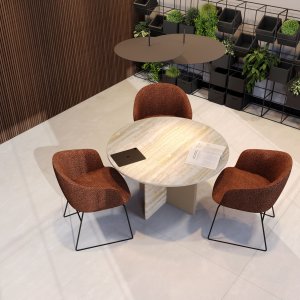 Sett ovenfra: Ginza-bordet i travertin dekket til et møte for seks