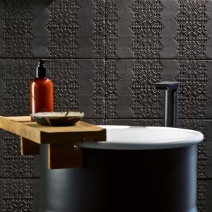 Bas-Relief legging med 2 mm fuge og kiler