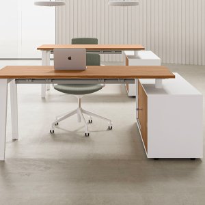 Arbeidsplass E-Place fra DVO Office på hvitt A-stativ