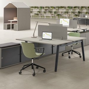 E-Place bench-pult med sentral kabelskinne i aluminium
