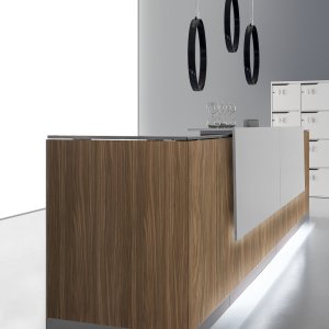 LED-list med touchdimmer under topplaten på en Qubo-disk