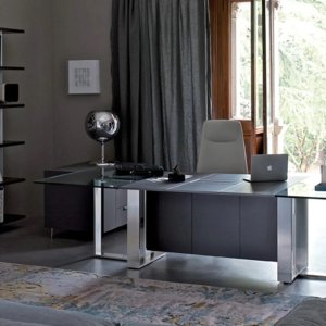 Design skrivebord Altagamma fra Estel i finér med top access-spalte og ramme i aluminium