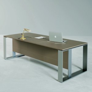 Top access åpnet på Altagamma-platen, med modul for Schuko-kontakter og RJ45