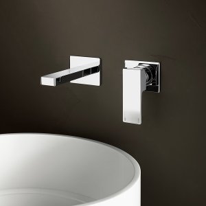 Ledelsens bad innredet med designkraner fra Mint-serien til Fantini