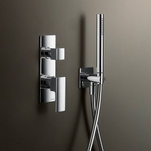 Veggmontert Mint til servant med rosetter og 19 cm utstikk i krom