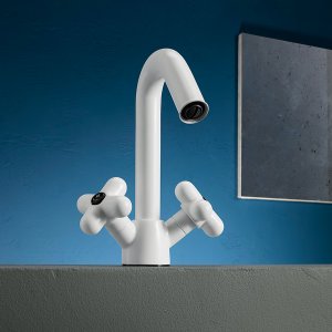Designkraner i matt svart: ettehulls servantkran I Balocchi fra Fantini