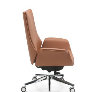 Knee tilt mekanisme med fremskjøvet dreiepunkt