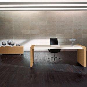 Design skrivebord Kyo fra Martex med valnøttfinér