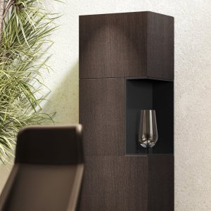 Lavt Monolith-skap 240 cm med vendbare push-to-open-dører