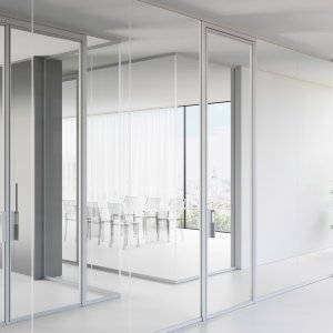 Utvendig skyvedør i glass fra Mood-systemet med skjult overskinne