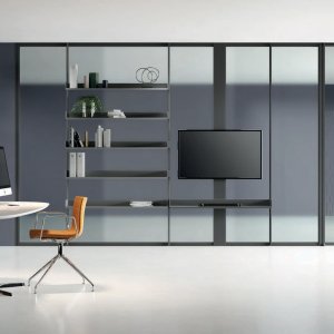 Glassdør Simple Bold i flukt med veggprofilene