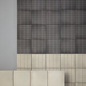 Tone i tone komposisjon av Aurore Light Blue ensfarget og Grid L