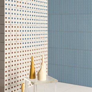 Skjenk bygget av Bloc Blue blokker med treplate
