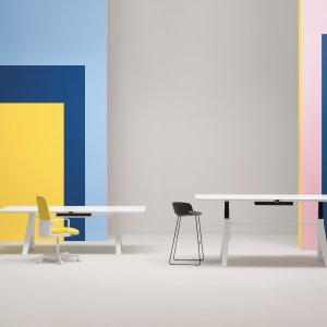 Arki-Table ARKW med ben i massivt tre med eikefinér