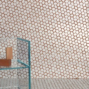 Baderom kledd i Botanica White mosaikk
