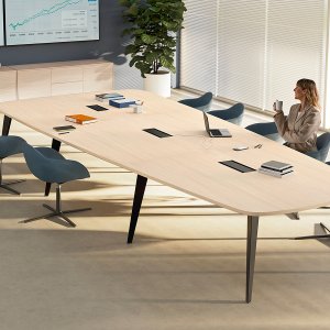 Detalj av passerbenet på et Pigreco skrivebord