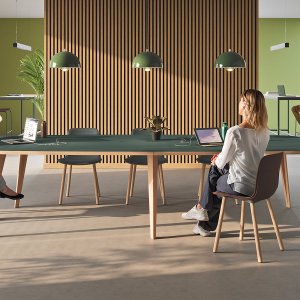 Trapesformet Pigreco møtebord med flip-top