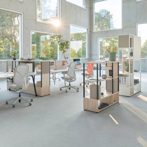 Firbent besøksstol se:kit med forkrommet understell og beige membran
