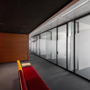 Kontoretasje delt inn med W80 systemet fra Tecno