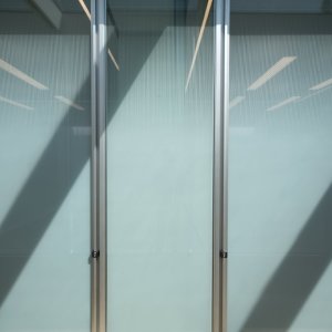 Dobbeltglass W80 vegg med transparente skjøter