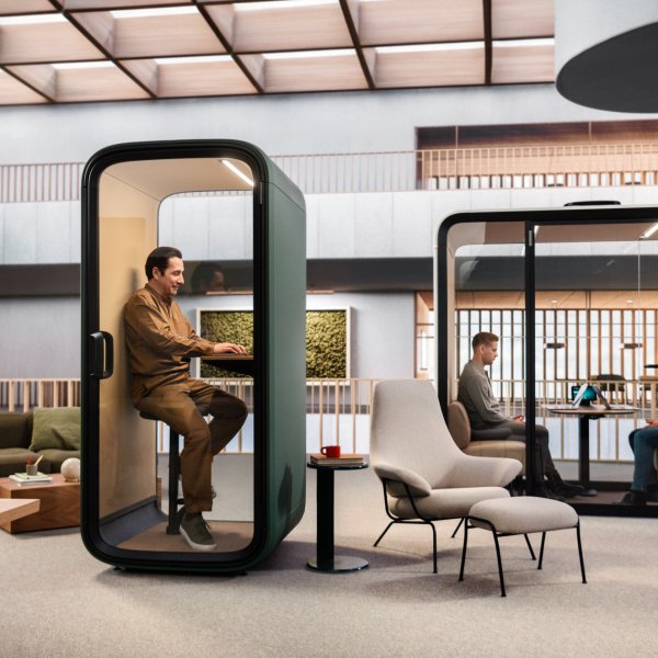 Lydtett Framery-pod for videomøter i et åpent kontor