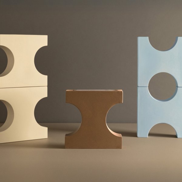 Bedriftsresepsjon med designgulv og veggkledning i keramikk fra Mutina